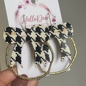 Houndstooth leather and gold earrings